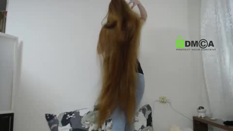 Snapshot of _lonelycat_ chatting on 02-25-26, 07:12 Katya online show from 02-25-26, 07:12