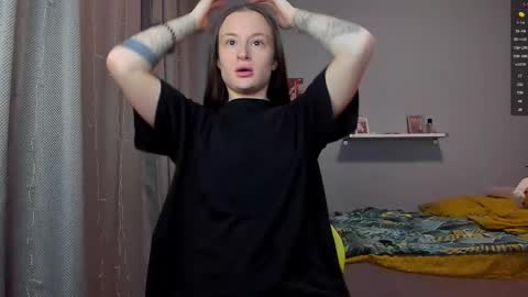 Snapshot of _lorra chatting on 02-13-25, 05:11 _lorra online show from 02-13-25, 05:11