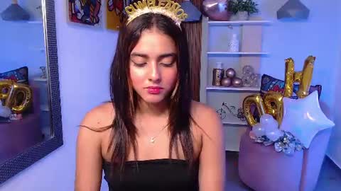 Snapshot of _lucy_grey chatting on 06-19-26, 11:08 Lucy online show from 06-19-26, 11:08