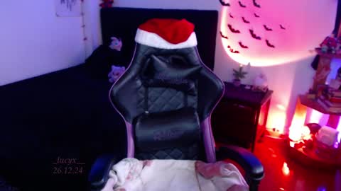 Queen.  Help me reach 100 thumbs up  online show from 12-26-24, 08:53