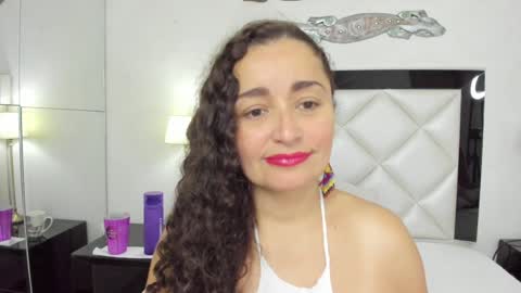  luna  sweet  online show from 01-29-25, 03:33