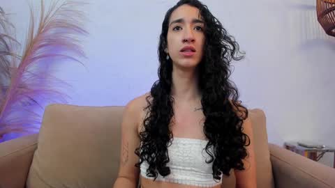 Snapshot of _luna_dupont_ chatting on 01-04-25, 12:38  Luna  online show from 01-04-25, 12:38