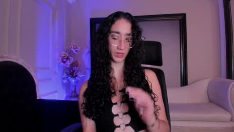 Snapshot of _luna_dupont_ chatting on 01-15-25, 11:19  Luna  online show from 01-15-25, 11:19