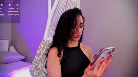 Snapshot of _luna_dupont_ chatting on 02-10-25, 05:52  Luna  online show from 02-10-25, 05:52