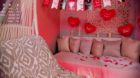 Snapshot of _luna_dupont_ chatting on 02-14-25, 02:02  Luna  online show from 02-14-25, 02:02