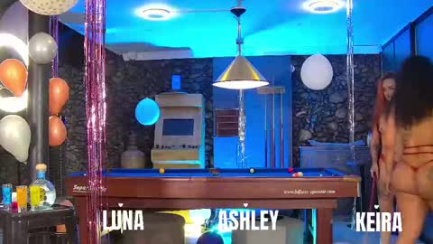 Snapshot of _luna_dupont_ chatting on 02-15-25, 09:26  Luna  online show from 02-15-25, 09:26