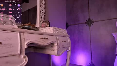 Snapshot of _luna_dupont_ chatting on 03-06-25, 11:36  Luna  online show from 03-06-25, 11:36