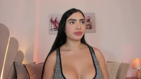 Snapshot of _luuciana_ chatting on 05-13-26, 03:59 _luuciana_ online show from 05-13-26, 03:59