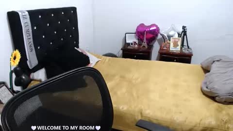 QUEEN online show from 02-22-26, 01:51