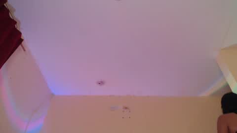 Snapshot of _maiahairy_ chatting on 12-16-24, 01:10 Maia online show from 12-16-24, 01:10