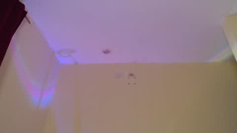 Snapshot of _maiahairy_ chatting on 12-22-24, 02:06 Maia online show from 12-22-24, 02:06