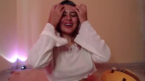 Snapshot of _maiahairy_ chatting on 01-30-25, 04:24 Maia online show from 01-30-25, 04:24