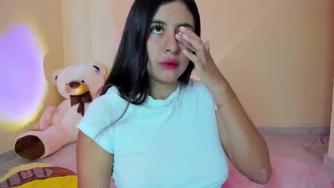 Snapshot of _maiahairy_ chatting on 10-05-25, 01:09 Maia online show from 10-05-25, 01:09