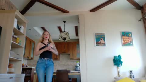 _mari_ online show from 06-11-26, 10:13