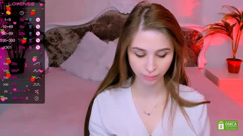Snapshot of _mari_clark chatting on 02-07-25, 01:04 Eva online show from 02-07-25, 01:04