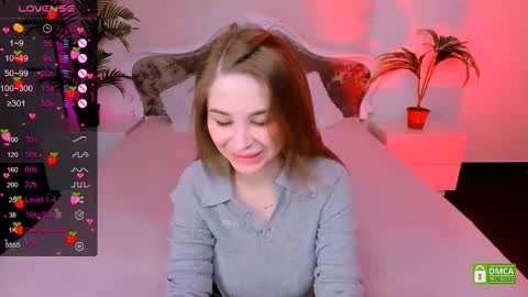 Snapshot of _mari_clark chatting on 03-06-25, 07:54 Eva online show from 03-06-25, 07:54