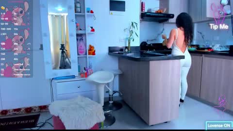 Maria Angel online show from 10-16-25, 06:53