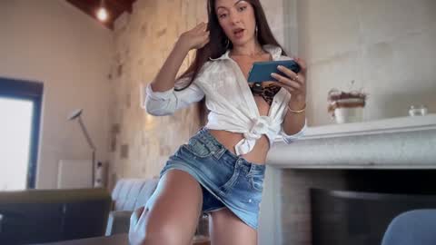 Snapshot of _mariarty_ chatting on 10-01-25, 10:43 Marie - -25 discount online show from 10-01-25, 10:43