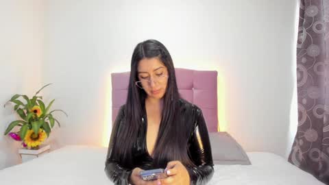 Maria paula online show from 12-20-24, 08:23