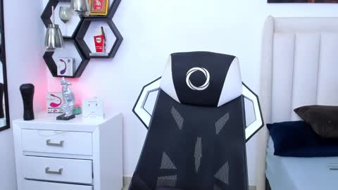 _matthew_santos_ online show from 02-23-25, 03:35