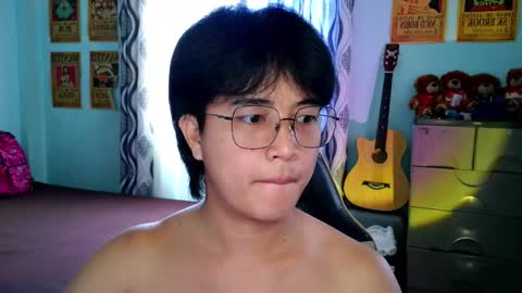 Snapshot of _maxurbate chatting on 12-22-25, 03:58 MAX Dont forget to follow online show from 12-22-25, 03:58