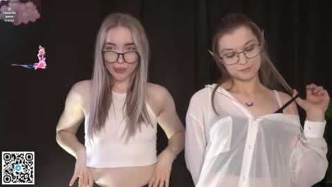 Elva and Kate  online show from 10-03-25, 07:38