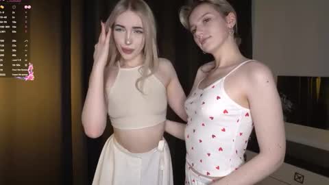 Elva and Kate  online show from 01-14-26, 05:46