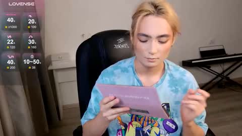 _meow_neko_ online show from 01-07-26, 10:23