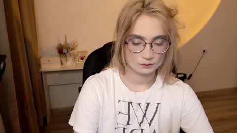 _meow_neko_ online show from 05-11-26, 04:48