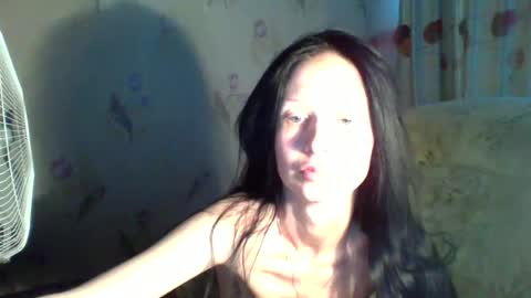 Snapshot of _merrry_ chatting on 06-12-26, 11:42 Merry online show from 06-12-26, 11:42