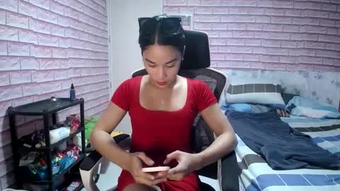 Snapshot of _mewslut_ chatting on 12-31-24, 07:20 julia online show from 12-31-24, 07:20