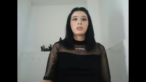 Snapshot of _mia_foster1 chatting on 02-02-25, 01:23 Mia-foster online show from 02-02-25, 01:23