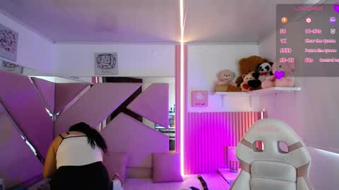  Mia  online show from 10-06-25, 12:24