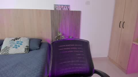 _miamiller_ online show from 09-14-25, 07:46