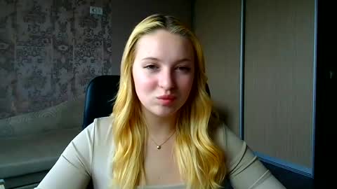 Snapshot of _mila_la_ chatting on 07-07-26, 11:47 Melanie online show from 07-07-26, 11:47