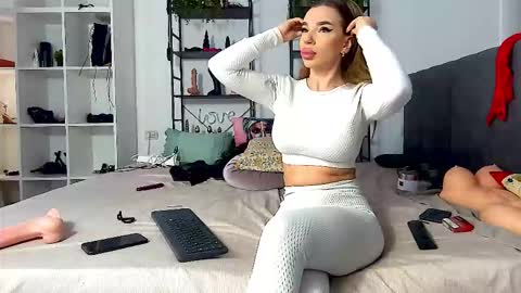 AstrideVonTeese online show from 03-17-26, 08:17