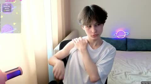 Snapshot of _milway_ chatting on 06-02-26, 01:24 Luka online show from 06-02-26, 01:24