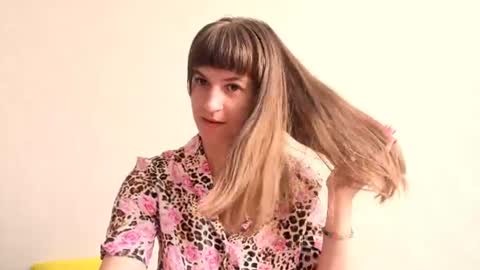 Snapshot of _minnie_boo_ chatting on 07-24-26, 08:12 Boo online show from 07-24-26, 08:12