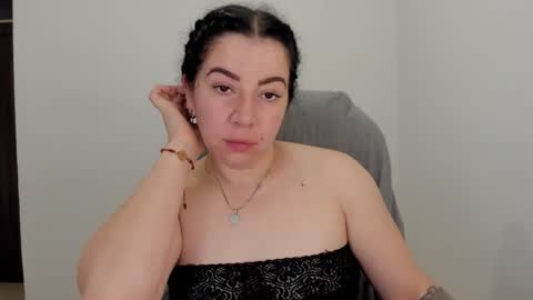 _miss_coco_ online show from 10-19-25, 04:35