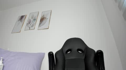 _molly_rosse_ online show from 05-15-26, 11:50