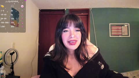 Snapshot of _moon_cake_ chatting on 02-05-25, 04:16 Next stream 950 pm Colombia time xd online show from 02-05-25, 04:16