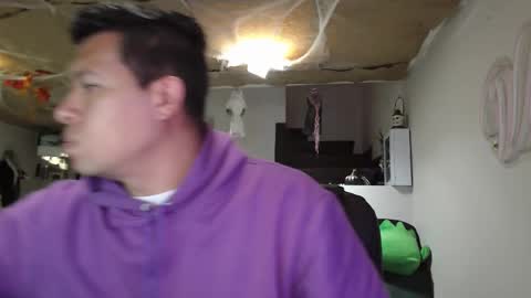 Snapshot of _mr_panda_ chatting on 10-31-25, 10:55 Panda online show from 10-31-25, 10:55