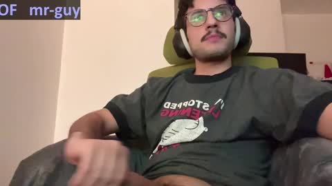 Snapshot of _mrguy_ chatting on 12-19-24, 08:02 _mrguy_ online show from 12-19-24, 08:02