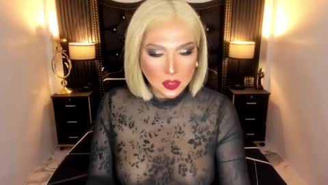 _natashacooper_ online show from 04-15-26, 06:15