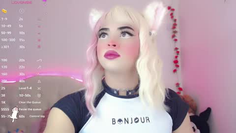 Snapshot of _natsuki chatting on 12-15-24, 05:23 _natsuki online show from 12-15-24, 05:23