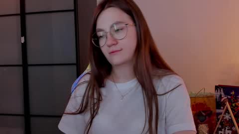 Mia with a big heart  online show from 01-18-25, 06:34