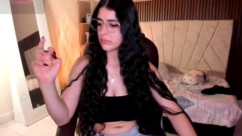 Niah  You can call me Ni or cutie haha online show from 11-30-25, 08:57