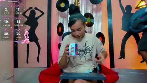 Nicky  Please help me with your thumbs up its importan online show from 12-19-25, 07:32