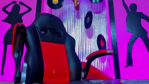 Nicky  Please help me with your thumbs up its importan online show from 04-16-26, 08:20