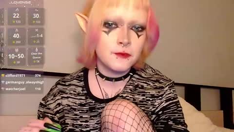 Nicole online show from 11-22-25, 11:37